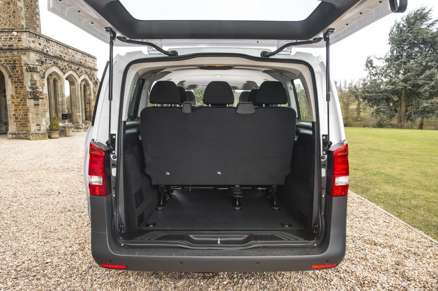  Mercedes-Benz Vito Tourer Pro 2015 года  (UK) (фото 8 из 10)
